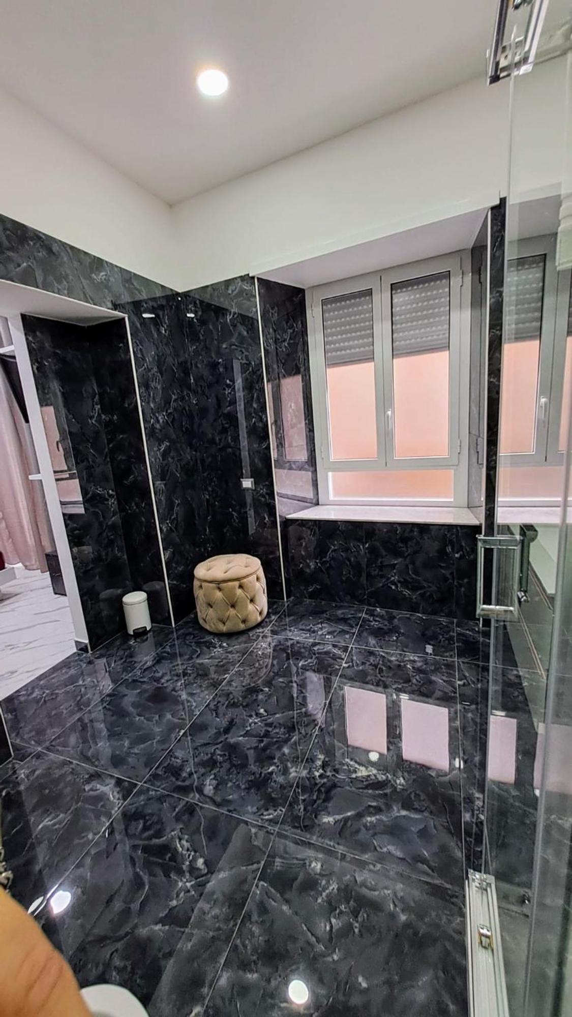 La Finestra Sul Borgo Hotel Naples Luaran gambar