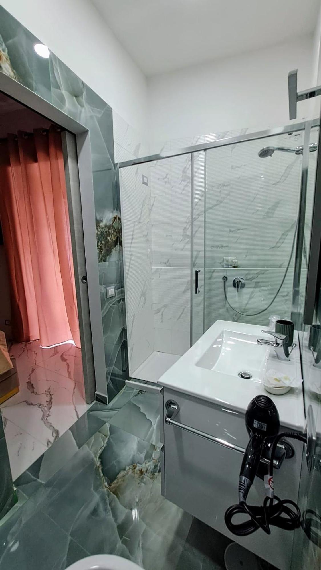 La Finestra Sul Borgo Hotel Naples Luaran gambar