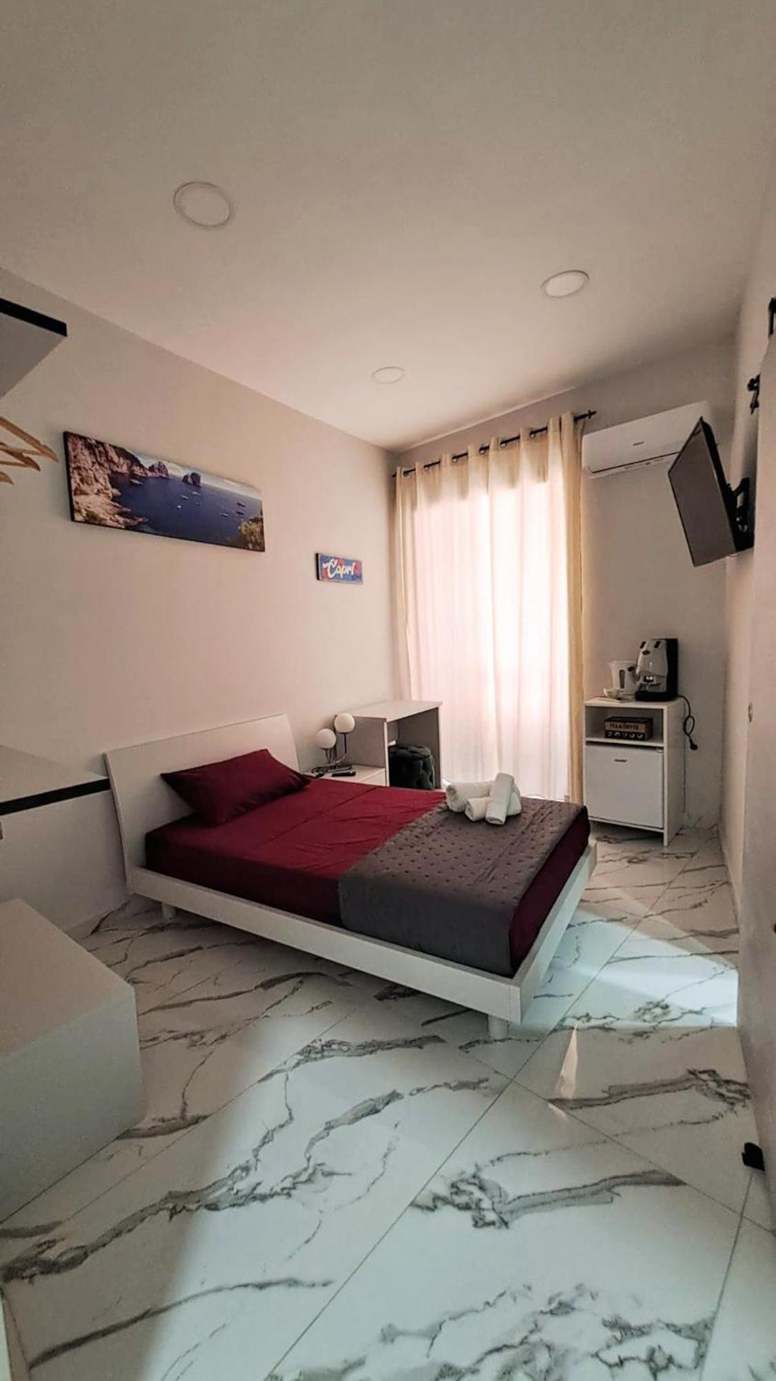 La Finestra Sul Borgo Hotel Naples Luaran gambar