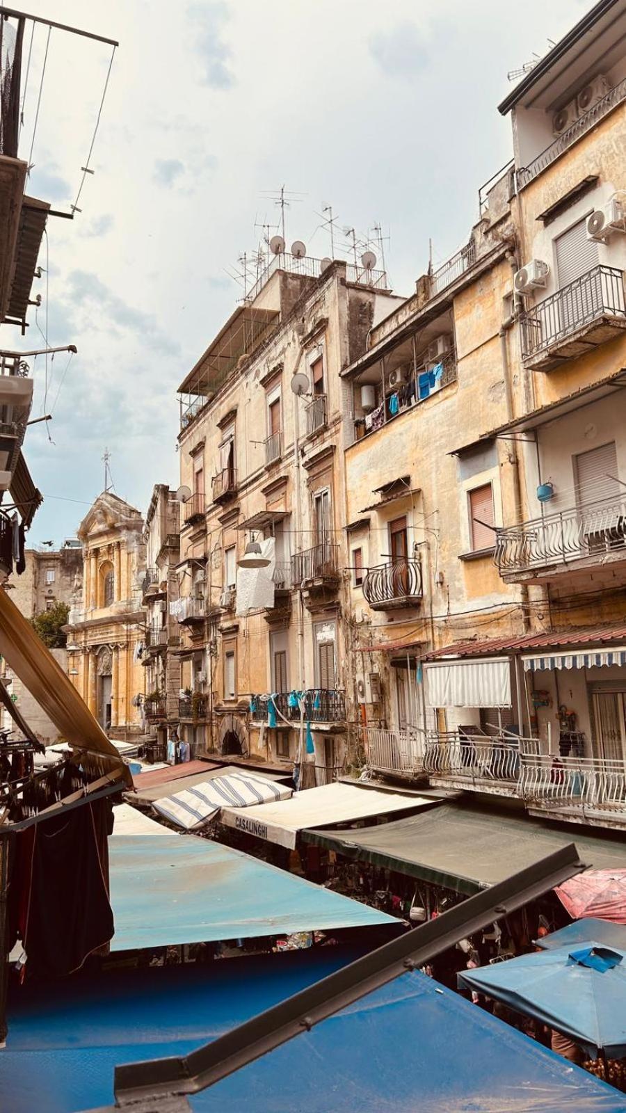 La Finestra Sul Borgo Hotel Naples Luaran gambar
