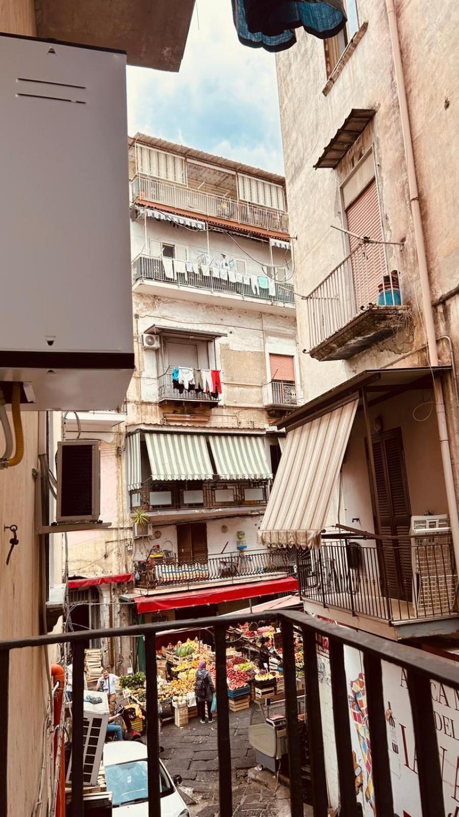 La Finestra Sul Borgo Hotel Naples Luaran gambar
